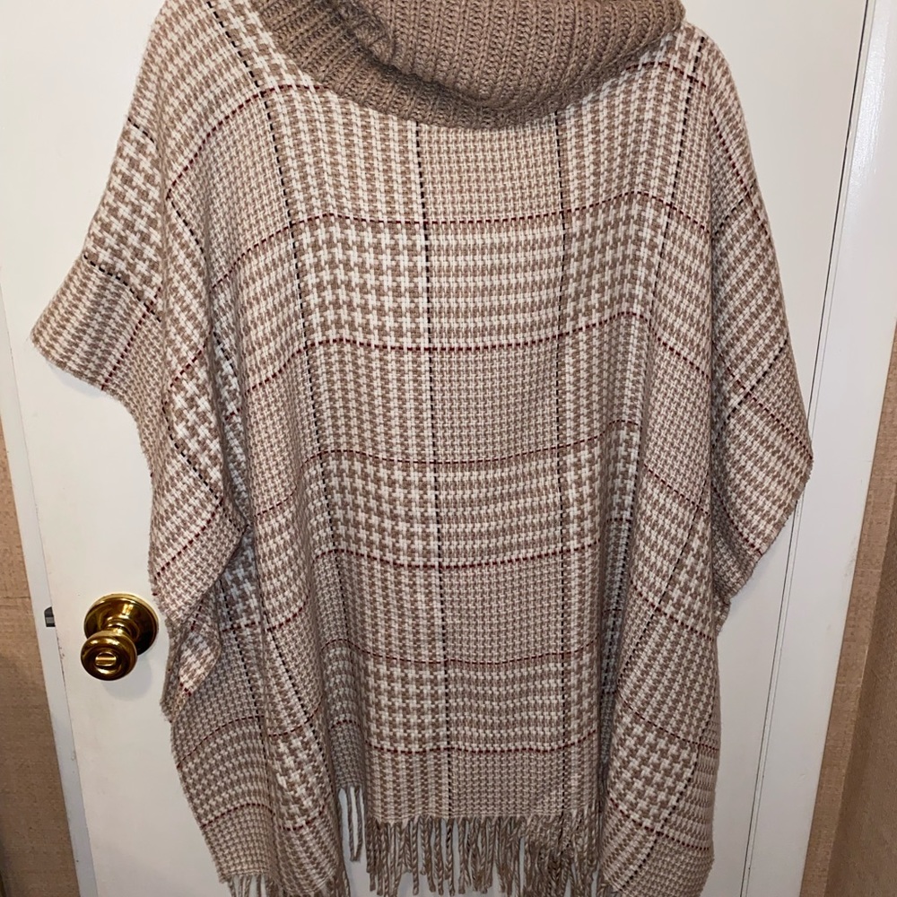 Sweater poncho - Picture 2 of 3